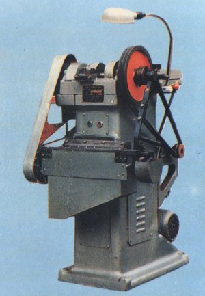 Μηχανή κατασκευής καρφίτσας χαρτιού